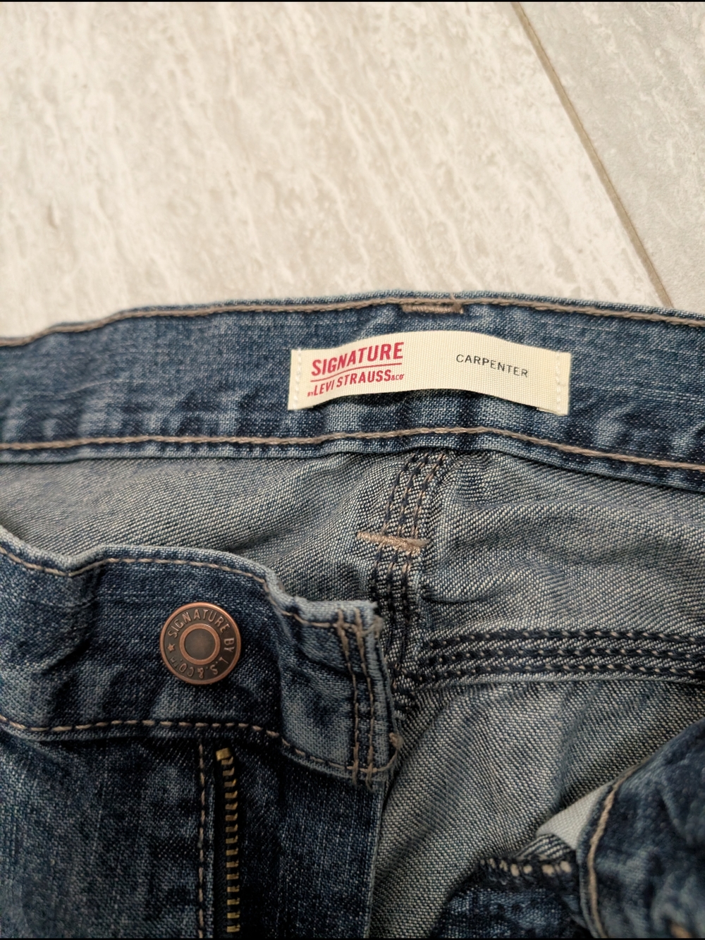 Signature by Levi Carpenter Jeans in Denim Blue